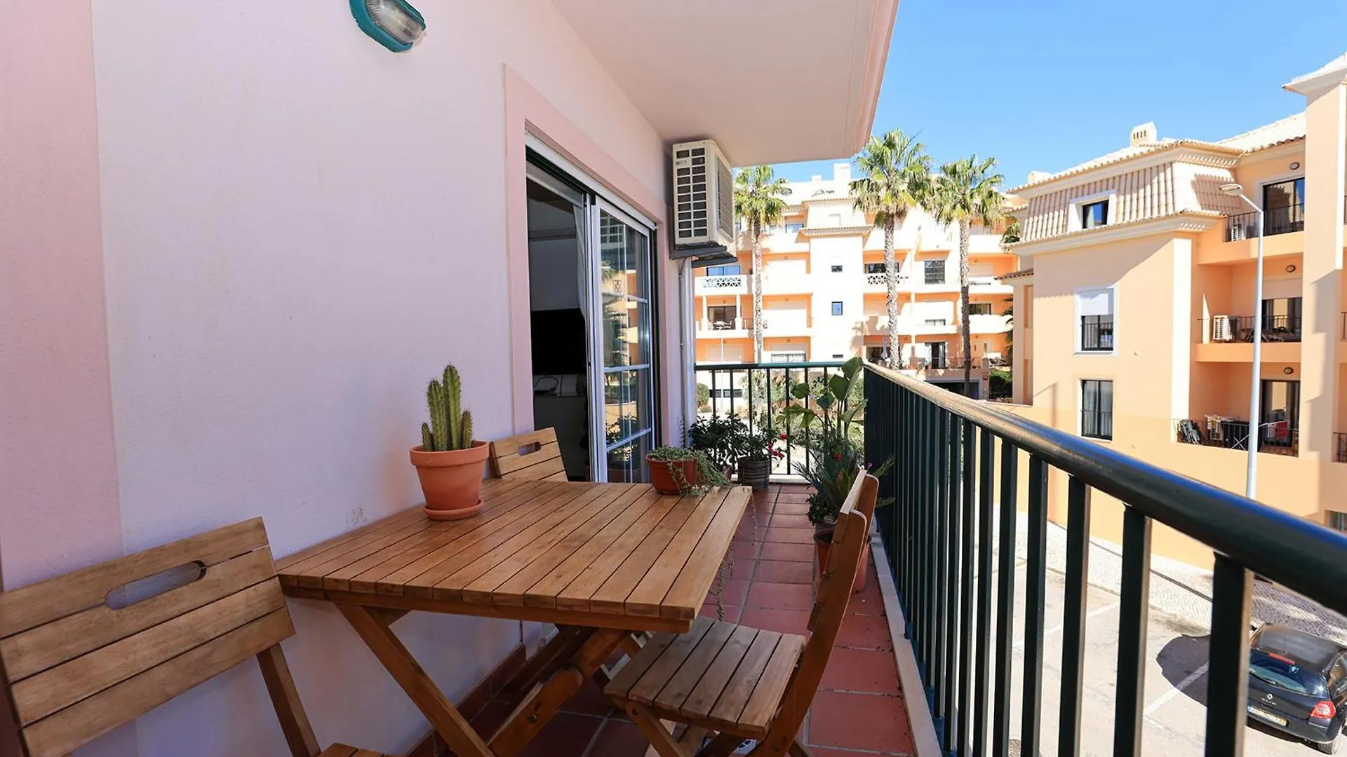 B95 - Casa Melo Apartment In Luz